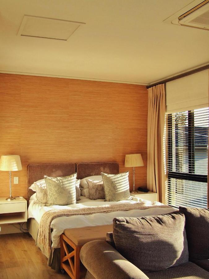 210 Gallery Luxury Studio Apartment Knysna Dış mekan fotoğraf