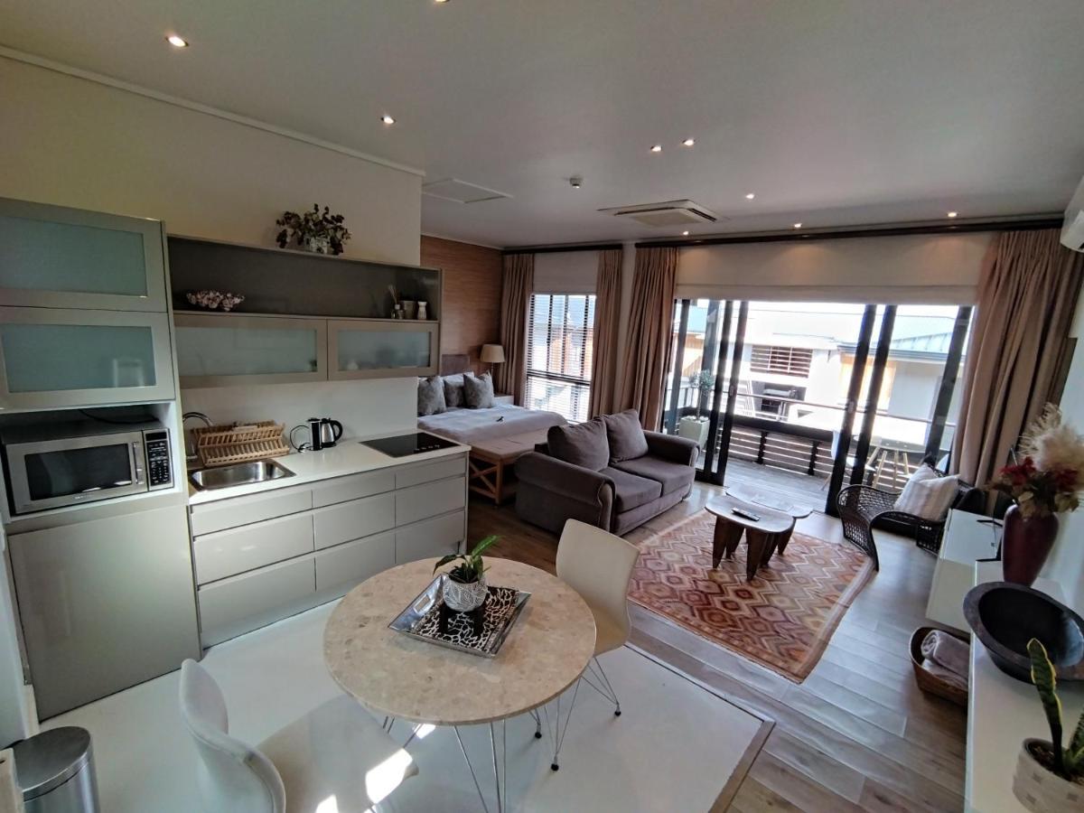 210 Gallery Luxury Studio Apartment Knysna Dış mekan fotoğraf